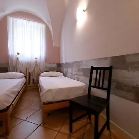5 Borgo Di Garda 로나토